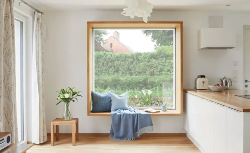 Fenster ohne Fensterbank gestalten - So wird's stilvoll!
