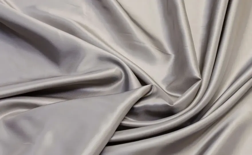 Viskose Nachteile: Warum sie knittert & einläuft – Tipps
