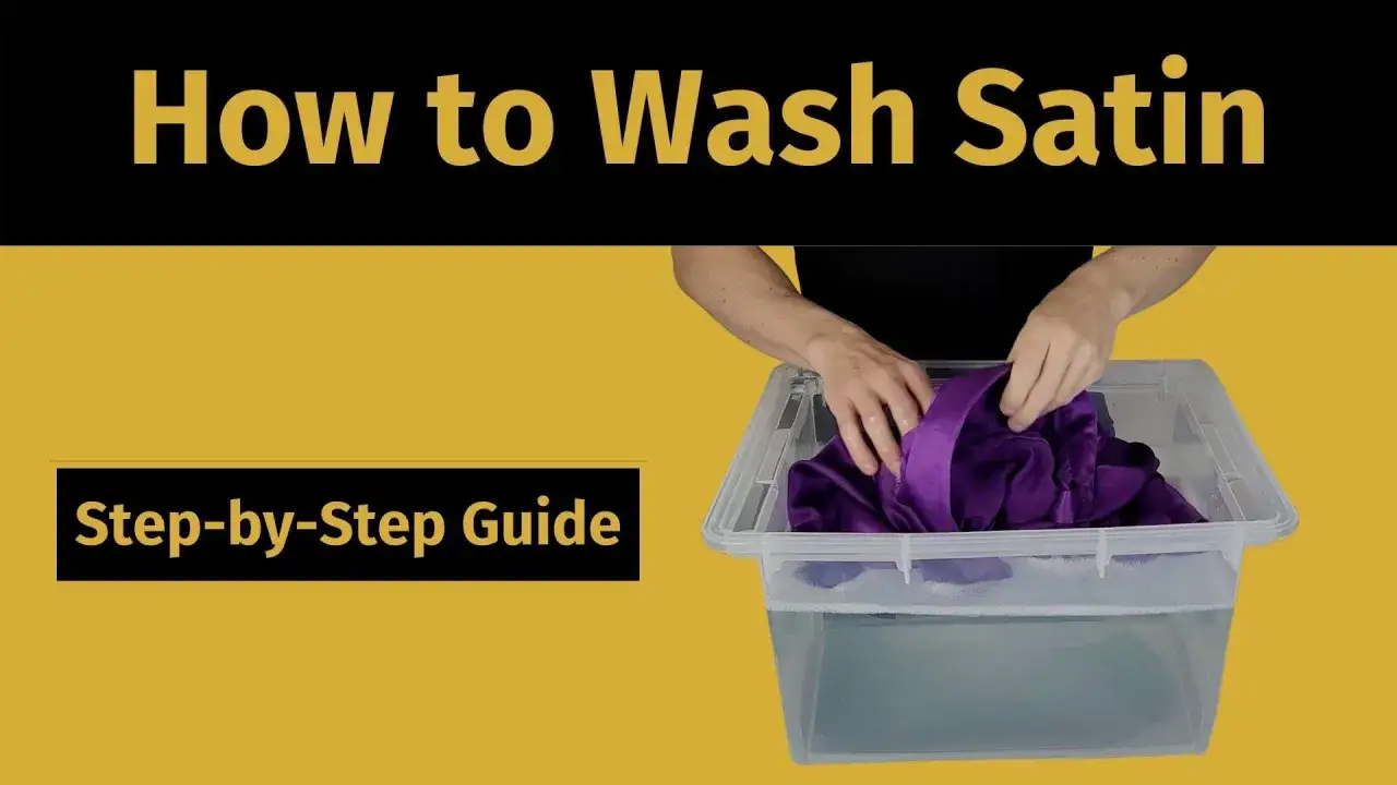 Hände waschen lila Satin in einer Wanne mit Wasser. Schritt-für-Schritt-Anleitung, wie man Satin wäscht.